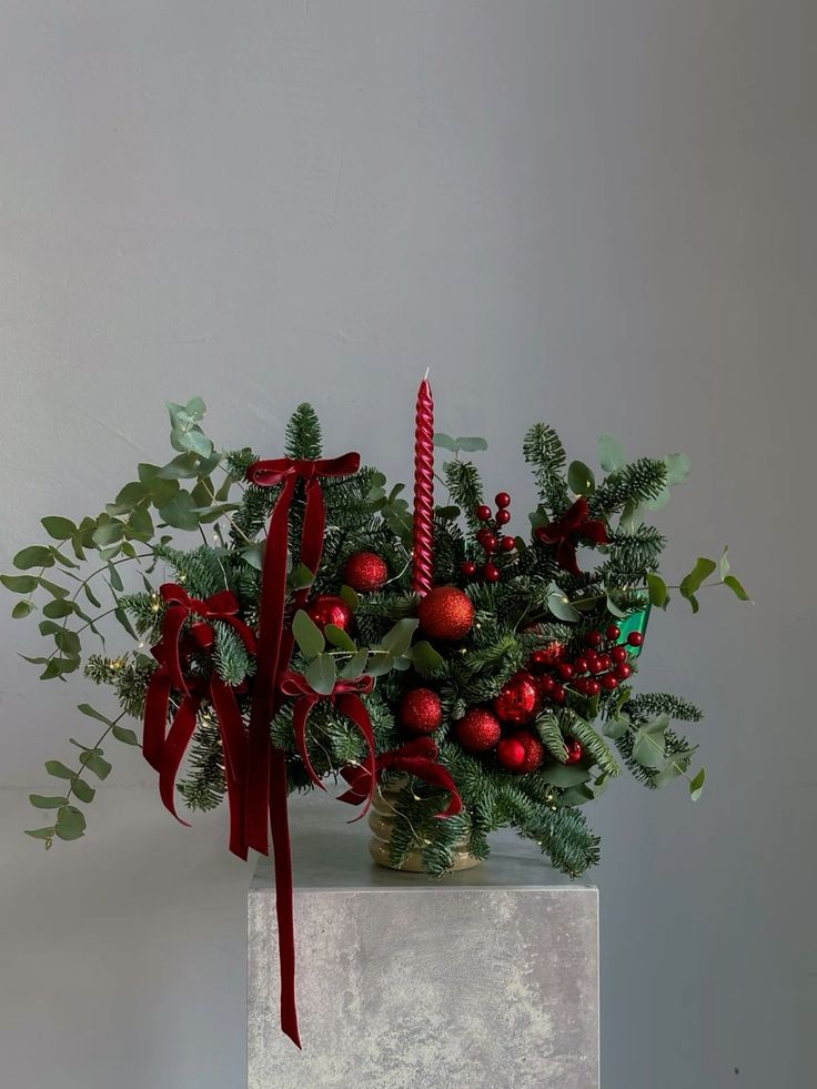 Christmas Centerpiece Workshop @ Holiday (Broad Ripple)