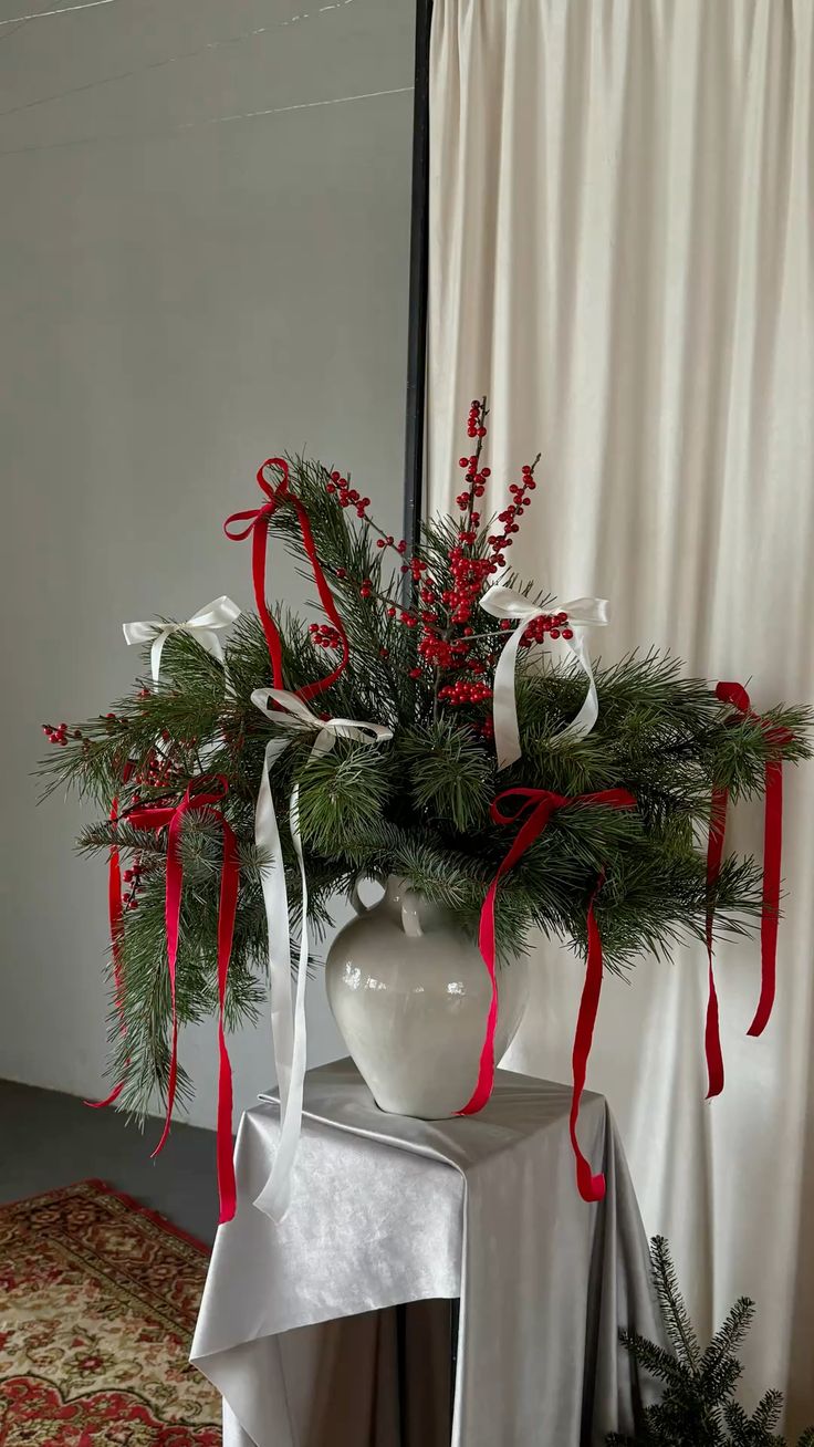 Christmas Centerpiece Workshop @ Holiday (Broad Ripple)
